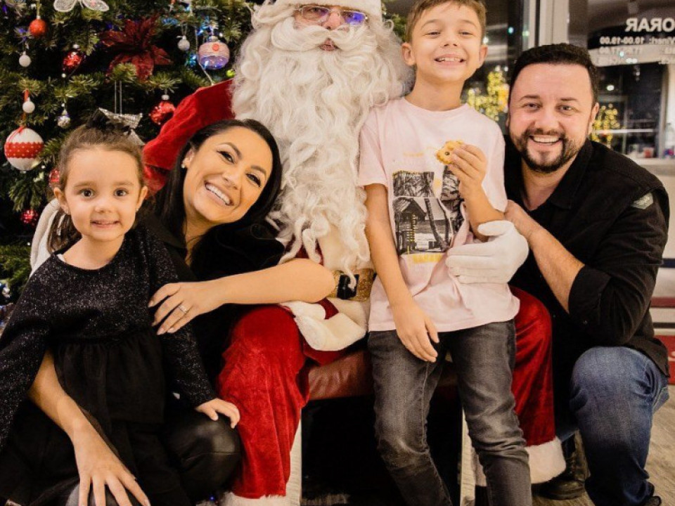 FOTO | Cum au petrecut artiștii români Crăciunul. Iată cele mai frumoase imagini cu familiile lor!