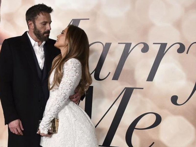 Jennifer Lopez și Ben Affleck s-au căsătorit în Georgia. Cum arată cele trei rochii de mireasă pe care artista le-a purtat la nuntă